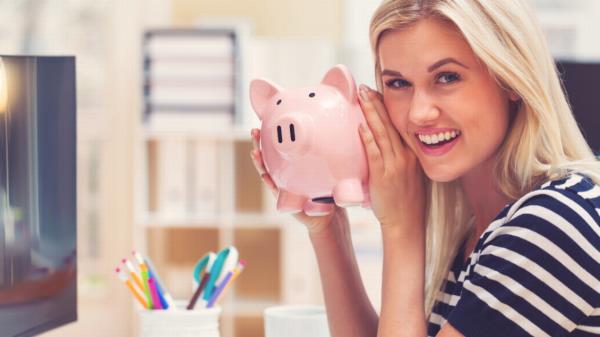 哪一代人在退休时存钱最多，也更经常？